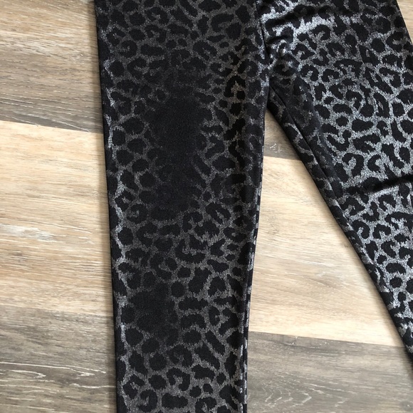 Metallic Leopard Leggings - Picture 3 of 3